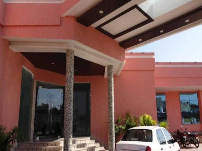 Hardik Resort Orchha Exterior foto
